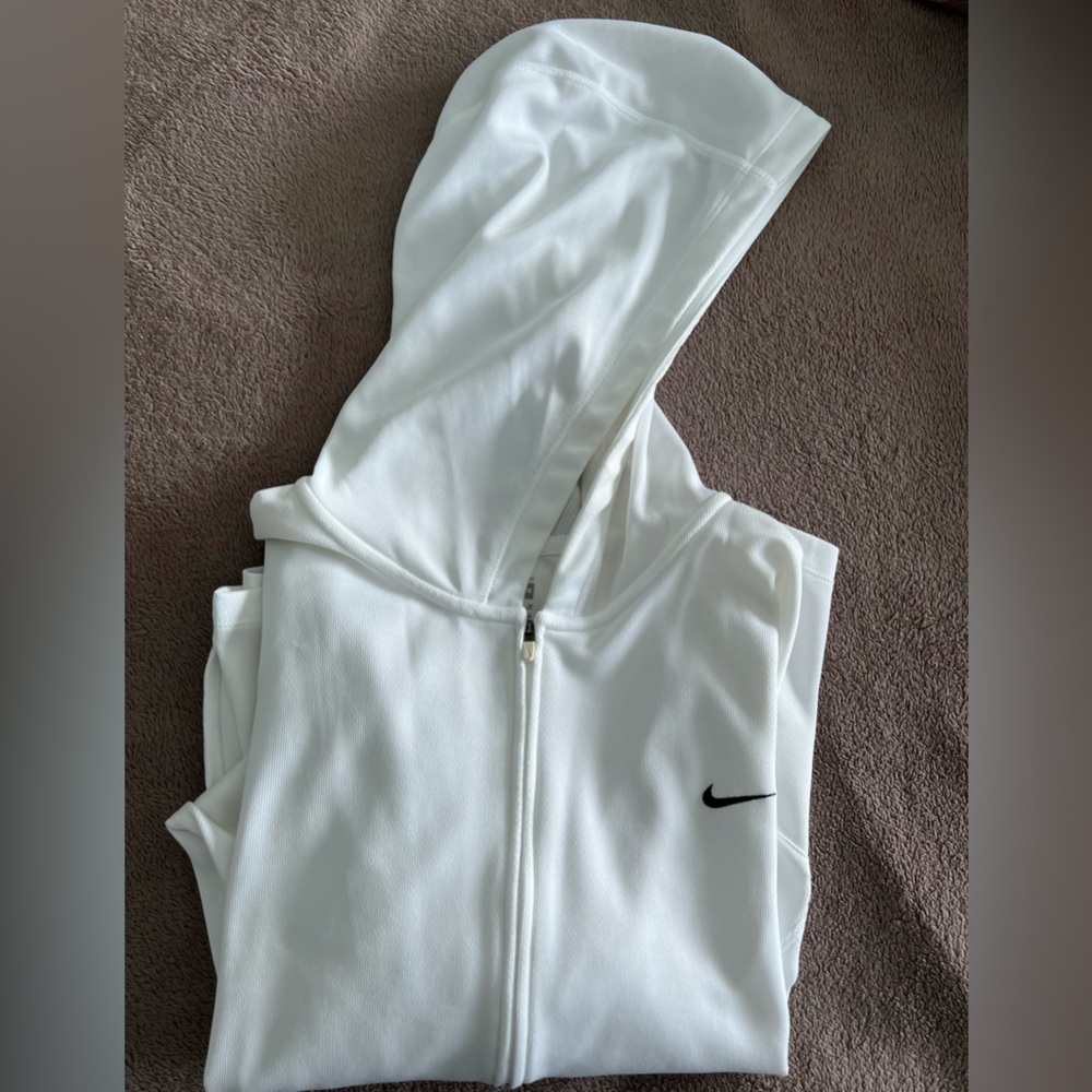 Nike Jacket womens FIT DRY with front pockets and hood - Picture 5 of 5